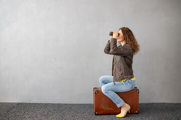 Poster - Young woman is ready to travel