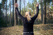 ćwiczenia, trening w lesie
