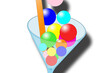 Imprezowy kolorowy kieliszek w zbliżeniu z kolorowymi kulkami cukierkami w środku wpadającymi do środka na białym tle.