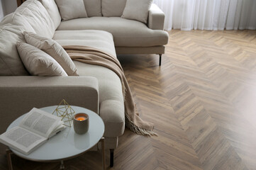 Poster - Modern living room with parquet flooring and stylish furniture