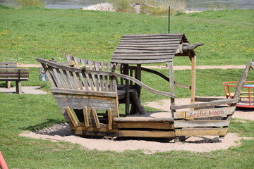 Wall Mural - Holzschiffspielplatz