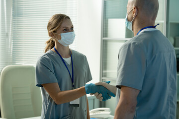 Poster - Surgeons meeting before operation