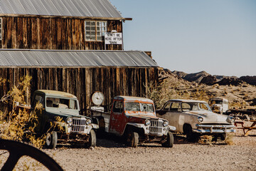 Canvas Print - Amerika | Verlassene Oldtimer in Geisterstadt