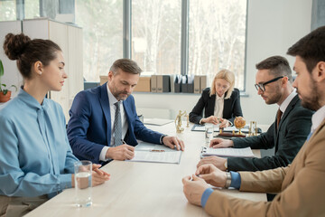 Poster - Meeting lawyers with judge