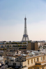 Wall Mural - Tour Eiffel vue depuis un toit à Paris