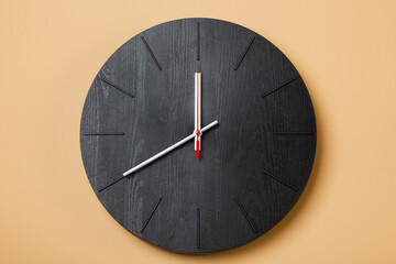 Wall Mural - minimalist wall clocks shows eight o'clock