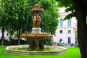 Wall Mural - fountain in the garden of Louvois Square