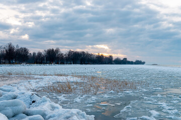 Canvas Print - Beautiful shot of the Lake Balaton in Hungary during the winter on a cloudy weather