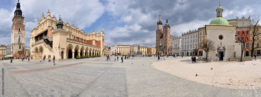 Old Town square in Krakow, Poland	 - obrazy, fototapety, plakaty 