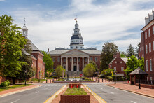Historical Maryland State Capitol Building In Annapolis, The Oldest State House That Is Still In Use. Other State Government Buildings Such As Court Of Appeal And Senate Are Seen On Each Side.