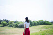 © peach100 - 公園の女性