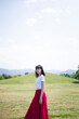 © peach100 - 公園の女性