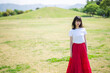© peach100 - 公園の女性
