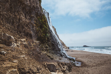 Canvas Print - Alamere Falls, a rare tidefall on California coast