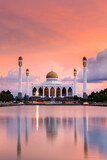 Fototapeta Góry - central mosque of Songkhla with twilight sky, Thailand