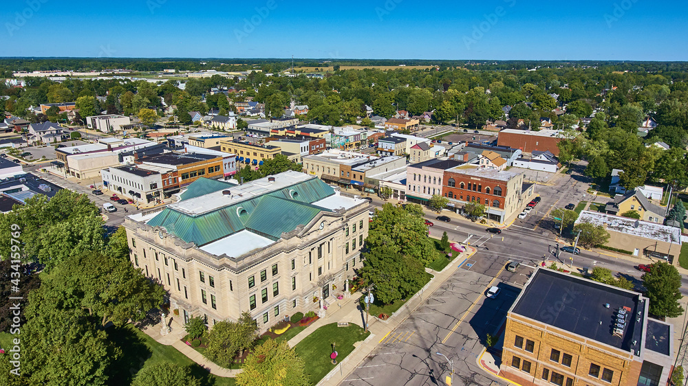 Aerial of Downtown Auburn, Indiana 2021 - obrazy, fototapety, plakaty 