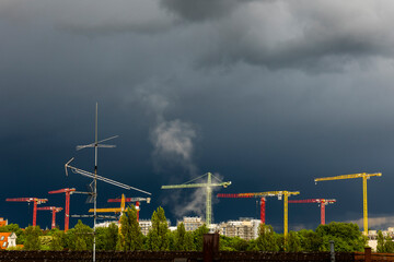 Wetterphänomen über der Stadt