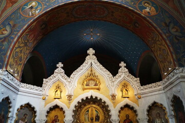 Wall Mural - Iconostasis inside the Russian Orthodox Church of the Nativity in Florence, Italy