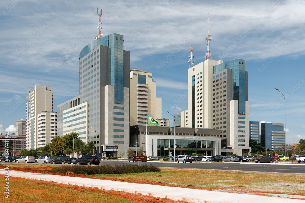 Dzielnica biurowa Brasilii, Brazylia, rok 2014 - obrazy, fototapety, plakaty 