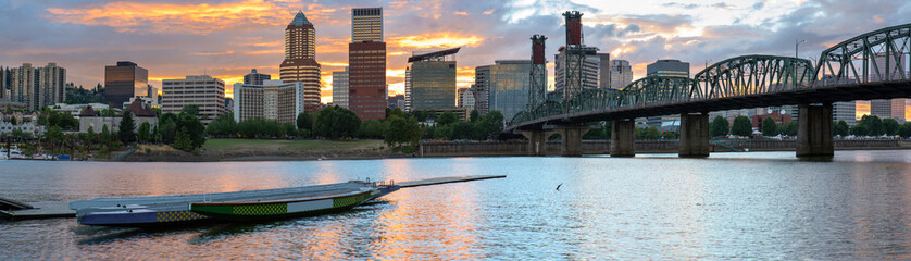 Wall Mural - Portland Oregon skyline at sunset and Willamette river