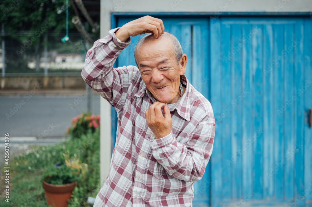 手話】高齢者 おじいちゃん・おばあちゃん Stock Photo | Adobe Stock 