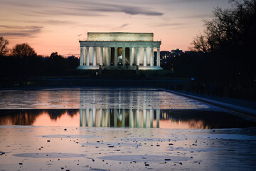 Wall Mural - Lincoln Memorial in a winter night - Washington D.C. United States of America