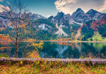 Wall Mural - Wonderful autumn view of Vorderer (Gosausee) lake. Splendid morning view of Austrian Alps, Upper Austria, Europe. Beauty of nature concept background..