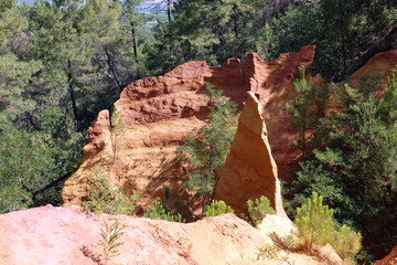 Wall Mural - Ockerfelsen bei Roussillon