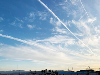 Wall Mural - 福岡県能古島の飛行機雲