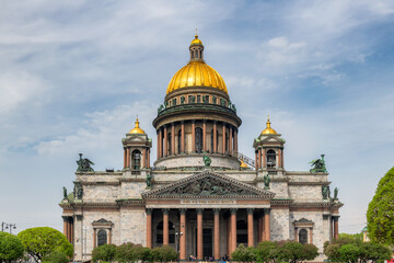 Wall Mural - Saint Isaac's Cathedral in St Petersburg on summer time, St Petersburg, Russia