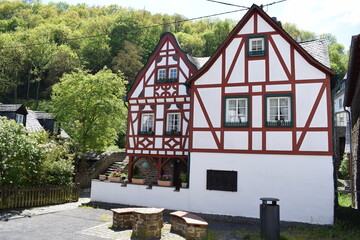 Wall Mural - Monreal in der Eifel