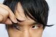 日本人男性の前髪　癖毛　うねり