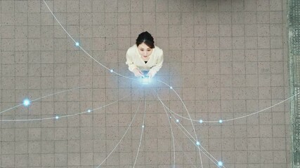 Aufkleber - スマホを使う女性とモバイルネットワーク　IoT　5G