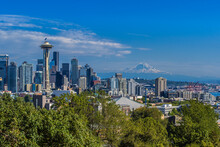 The View Of Seatlle And Mount Rainier From Observation Deck In Kerry Park