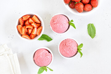 Wall Mural - Strawberry ice cream scoop in bowl