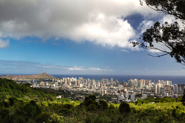 Sticker - Panoramic view over Honolulu and the Diamond Head Crater on Oahu, Hawaii, USA.