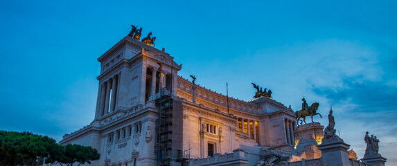 Canvas Print - ROME, ITALY - JUNE 2014: Altar of the Fatherland, Altare della Patria, also known as the National Monument to Victor Emmanuel II