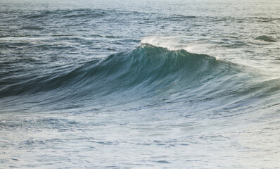 Perfect waves breaking in a beach