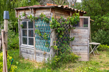 Pernes, France. 05-30-2021. Old Garden's Hut In The South Of France.