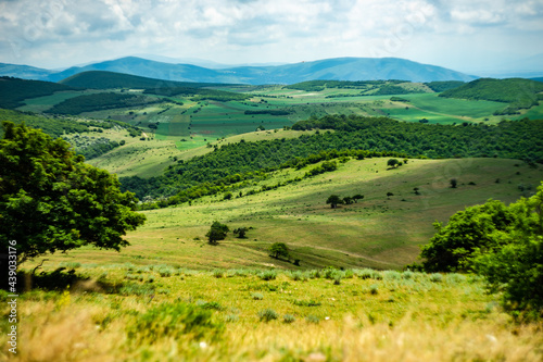 Fototapeta Kaukaz  letni-krajobraz-gruzinski