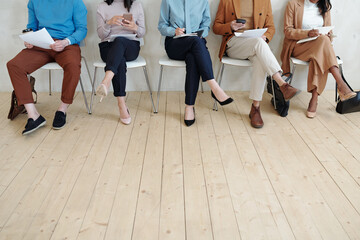 Poster - Legs of people in line