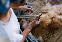 Making Cotton Into Thread