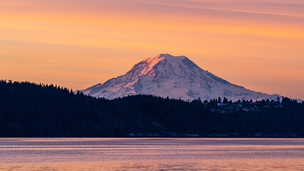 Wall Mural - sunrise in the mountains