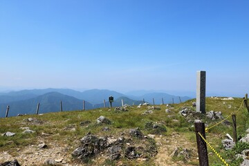 Wall Mural - 初夏の伊吹山山頂