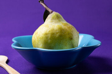 pears in a bowl