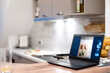 © Christophe Papke/Westend61 - Laptop in kitchen at home