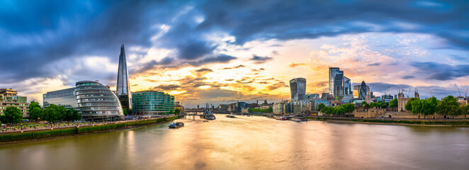 Poster - London skyline panorama at sunset. England