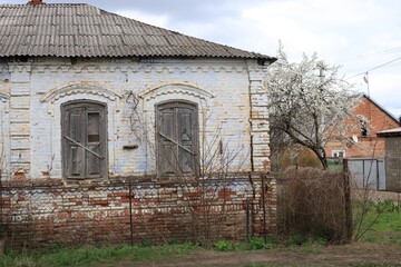 Canvas Print - old abandoned house