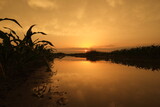 Fototapeta  - Zachód słońca nad jeziorem