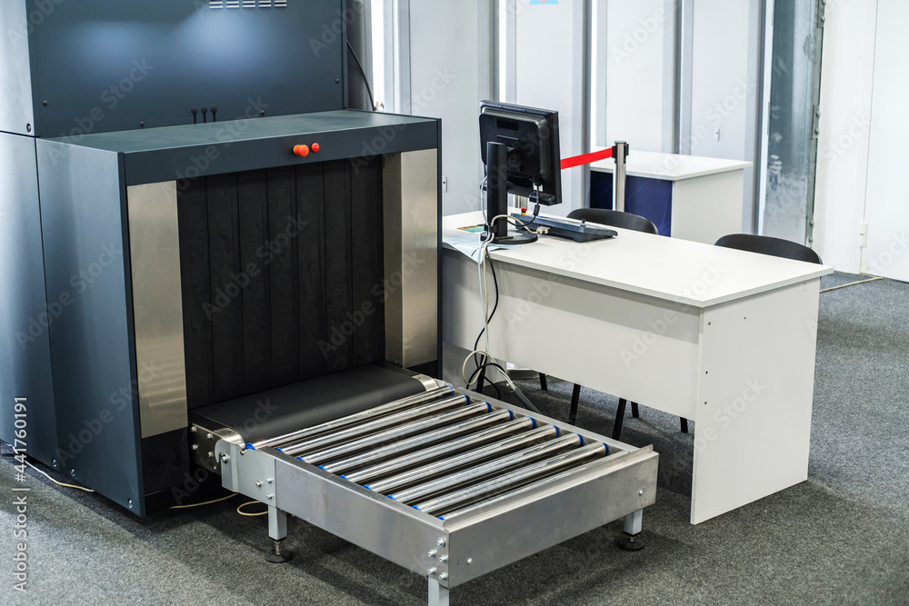 Introscope. Scanner for checking baggage at the airport and other ...